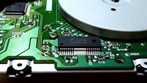 Запуск двигателя флоппика на драйвере KA2822D