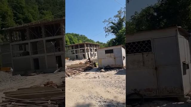 Квартиры в Сочи недорого! Дом с большим бассейном у леса. Надёжный застройщик. Измайловские дачи
