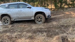 Mitsubishi Pajero Sport на бездорожье