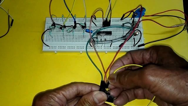 8051 OLED Based Water Level Display смотреть онлайн