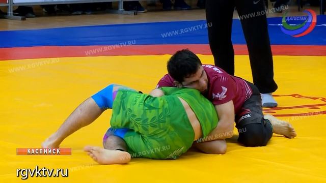 В Каспийске завершился открытый чемпионат по грэпплингу