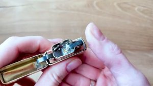 Зажигалка Zippo 168 Armor Brushed Brass (Видео обзор) podarki-odessa.com