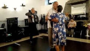 Танцуем вальс "Дунайские волны" (аккордеон).