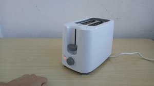 Демонстрация работы тостера Vitek VT-1587