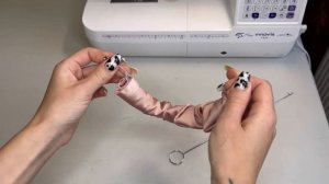 Как сшить трендовую резинку для волос из остатков ткани своими руками