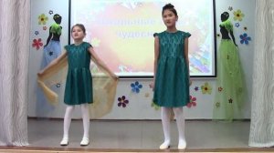 Жестова песня: "Учитель" исполняют Мубина Джураева и Нагима Кулдашева.