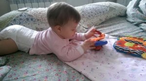 Vlog - Самый обычный день папы и мамы с ребенком 6 месяцев. Игра с ребенком, покупки, прогулка.