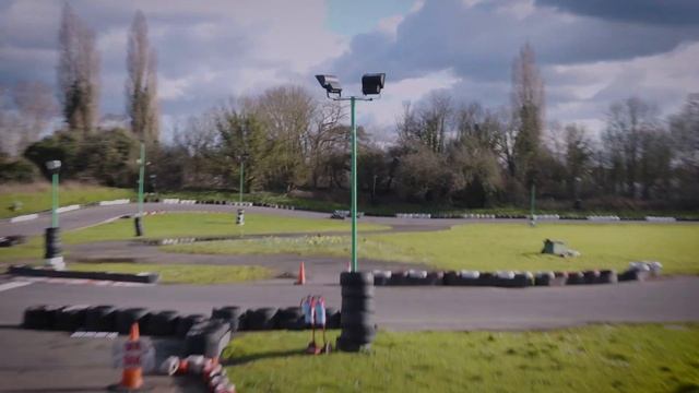 Our PRO's can't stop crashing | BTXL Vlog смотреть онлайн