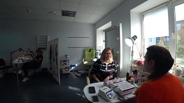 Днём - работа, а вечером - кафе. Сняла шуточные видео смотреть онлайн