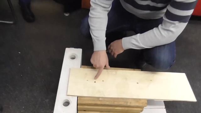 Эксперимент. Испытание фанеры ФК на сгиб/отрыв края. смотреть онлайн