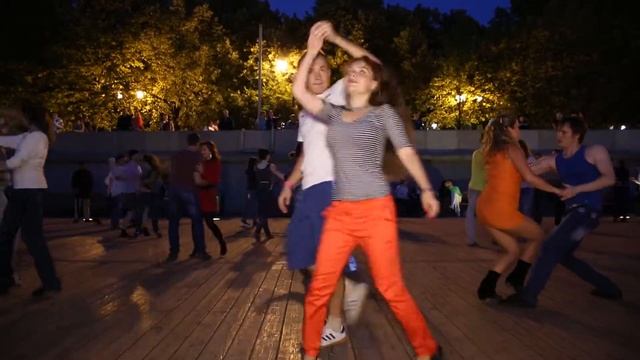 Короткая песенка, приятная пара. смотреть онлайн