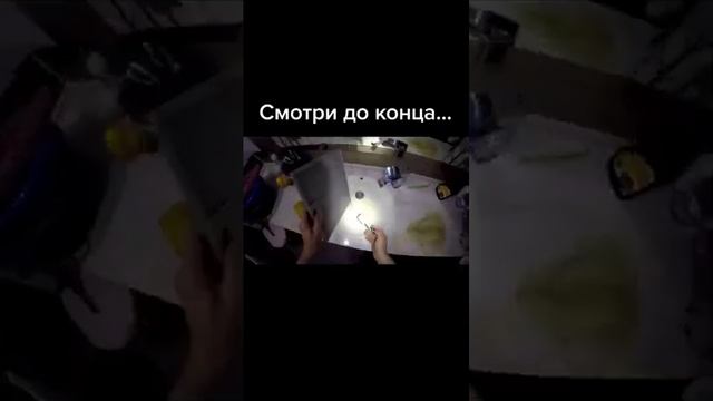 Как ОЧИСТИТЬ Кухонную РЕШЁТКУ от ЖИРА! #лайфхак #секреты #домохозяйка #полезныесоветы смотреть онлайн