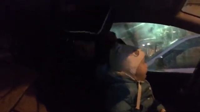 ВЛОГ: КАРАОКЕ-БАР | НАШЛИ ДЕНЬГИ | ПОКУПКА НОВОГОДНИХ ИГРУШЕК | НАРЯЖАЕМ ЁЛКУ смотреть онлайн