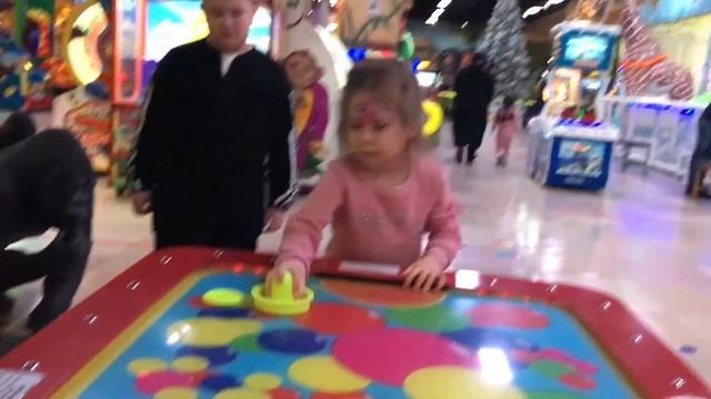 Парк аттракционов "Радуга Лэнд" в Радуге Парке (Екатеринбург) смотреть онлайн