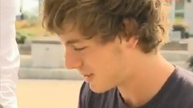 Probable fireball spotted high in the sky above Waterloo, Canada смотреть онлайн