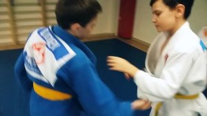 Подхват под две ноги. (Комбинация от Гатаева Динислама)