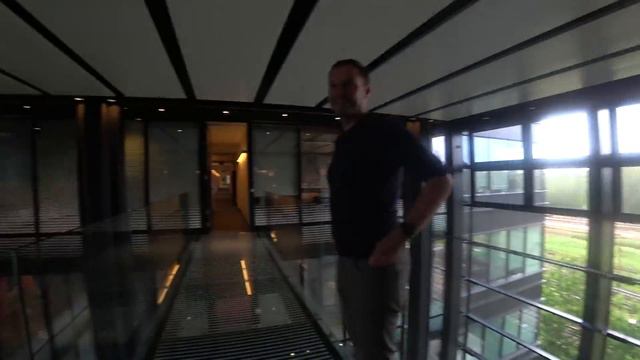 Варшава, прогулка по городу, заехал в офис Facebook смотреть онлайн