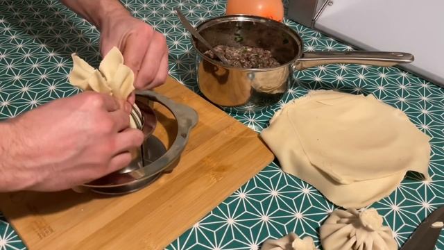 Аппарат для лепки хинкали