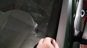 Водостоки (дефлекторы на лобовое стекло) на Ладу Весту.mp4