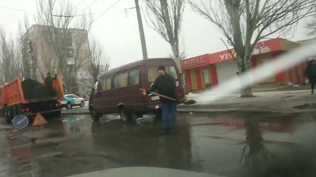 Лисичанск. Ремонт дорог. смотреть онлайн