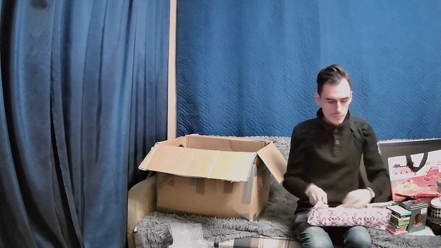 ОГРОМНАЯ ПОСЫЛКА ИЗ ГЕРМАНИИ И ТЕЛЕВИЗОР смотреть онлайн