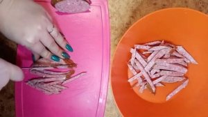 Салат? с морковкой ?по корейский и фасолью