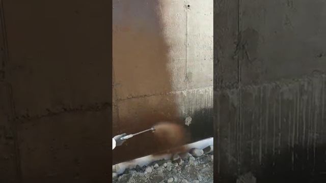 Гидроизоляция фундамента методом безвоздушного напыления (жидкая резина)