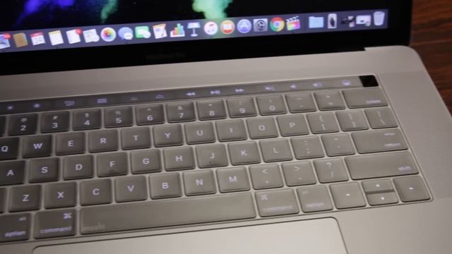Moshi Cleargaurd Keyboard Cover For MacBook Pro Touch Bar 13 & 15' - Review / Demo смотреть онлайн