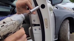 Как снять ручку двери Хонда Сивик, How to remove handle from HONDA CIVIC