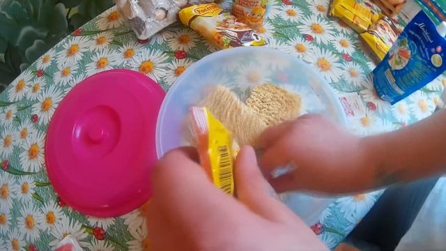 РОЛЛТОН САЛАТ С КРАБОВЫМИ ПАЛОЧКАМИ