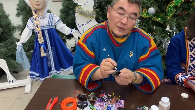 Мастерская Деда Мороза: мастер-класс по изготовлению  сувениров из копытцев северного оленя