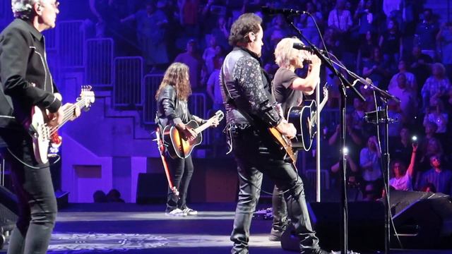 Bon Jovi - Wanted Dead Or Alive @ Enmarket Arena in Savannah, Ga 04/13/2022 смотреть онлайн