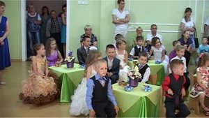 Игра с детьми на выпускном в детском саду "Угадай мелодию".