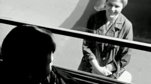 1968 год. Тюмень. Родители провожают детей в пионерский лагерь.