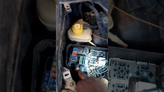 Porsche cayenne 2007 up-to 2010 fuel pump relay location