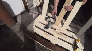 Стильная скамейка из паллетов(поддонов) в гараж