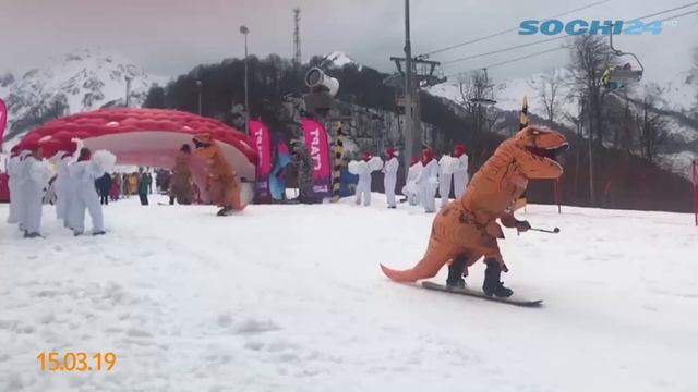 В эти дни на курорте «Роза Хутор» проходит масштабный праздник чудачеств BoogelWoogel смотреть онлайн