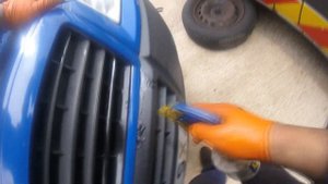 How to remove the front grill of Fiat Doblo / Как снять переднюю решётку Fiat Doblo