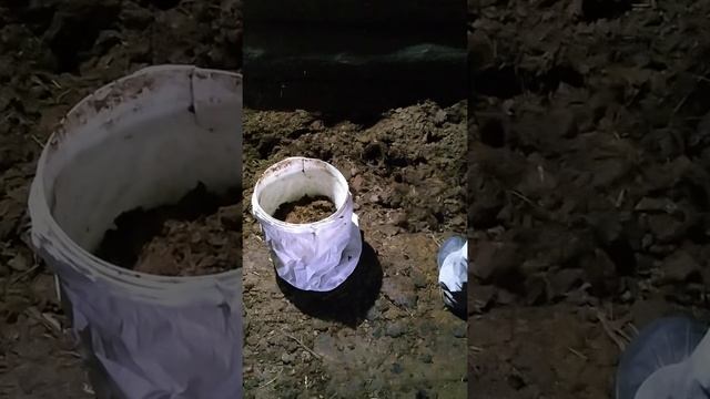 Лайфхаккак нагрузить мешок навоза в одиночку?