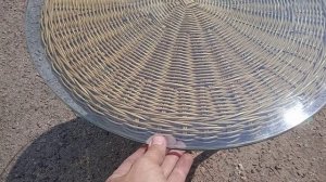 Плетеный столик из ротанга