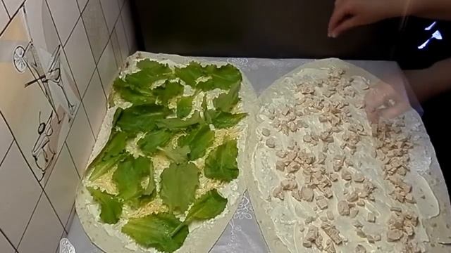 Рулет из лаваша с курицей и сыром / Закуски смотреть онлайн