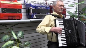 HOHNER BRAVO III 72 BASS PIANO ACCORDION