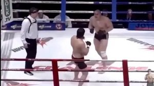 ММА Ученик Фёдора Емельяненко С Удара вырубил огромного Качка За Неуважение / бой М1