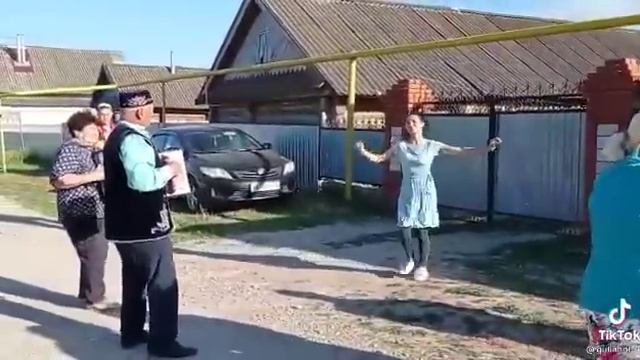 Татарская  пляска ЧАБАТА в исполнении  девушек.