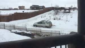 Бесстрашный Lexus RX300 штурмует Нечищенную дорогу и Сугроб