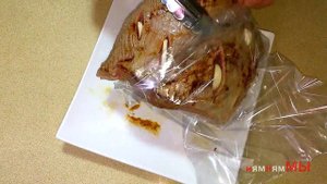 Шикарное мясо с розмарином в духовке