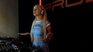 Bella Kri - Live