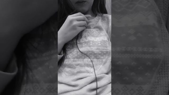 Ребят это мой первый ASMR. Слушать в наушниках смотреть онлайн