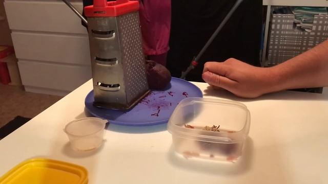 КРАСИМ ОПАРЫШ С ПОМОЩЬЮ СВЕКЛЫ ПЕРЕД РЫБАЛКОЙ смотреть онлайн