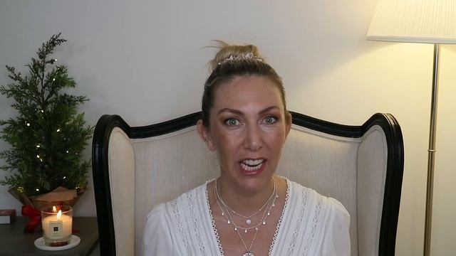 The Best Hand Cream: Clarins Hand & Nail Treatment Cream | ME by Melanie Eggers смотреть онлайн